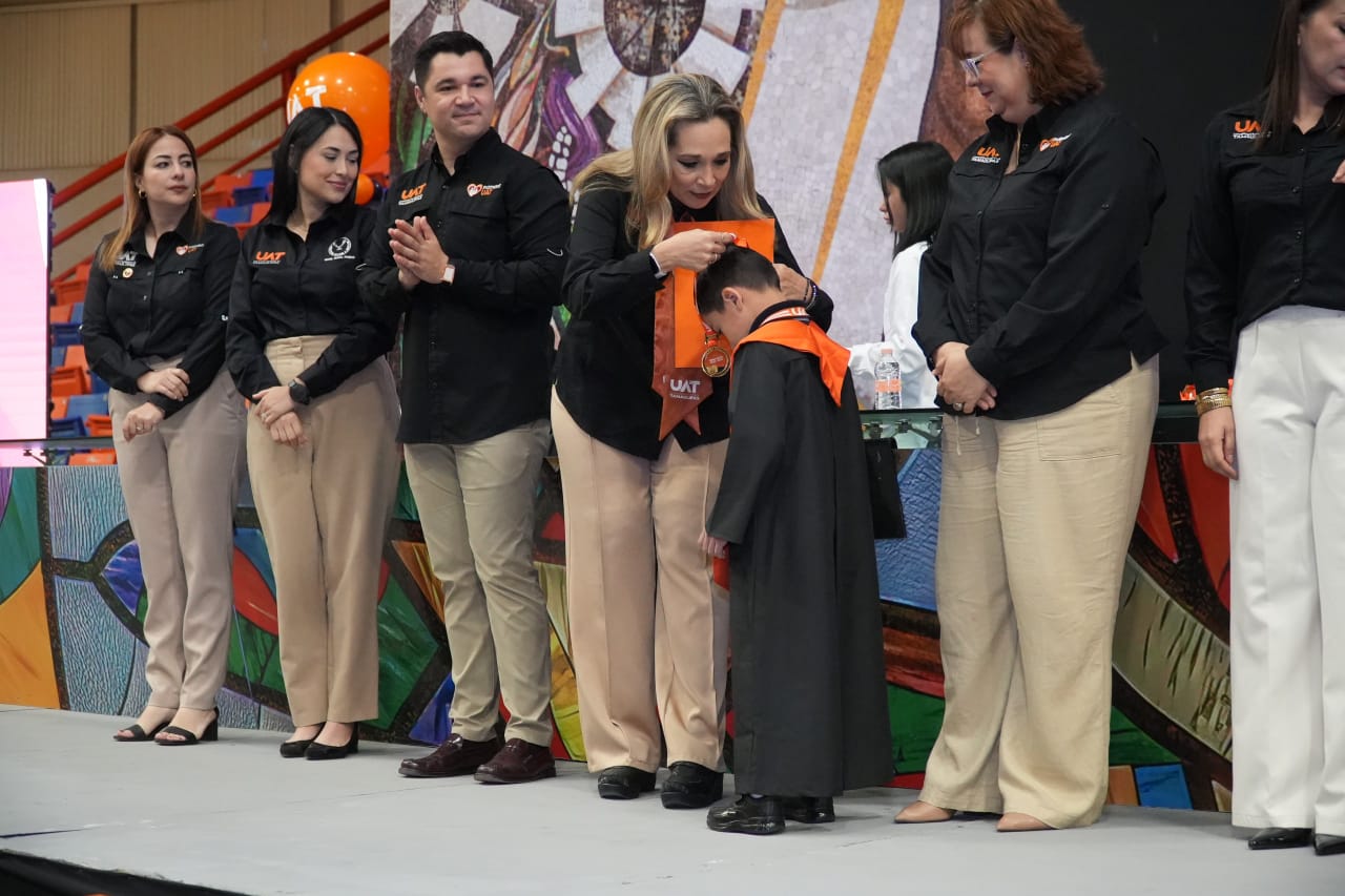 Celebra Familia UAT graduación de niñas y niños de los CENDI y CDIN