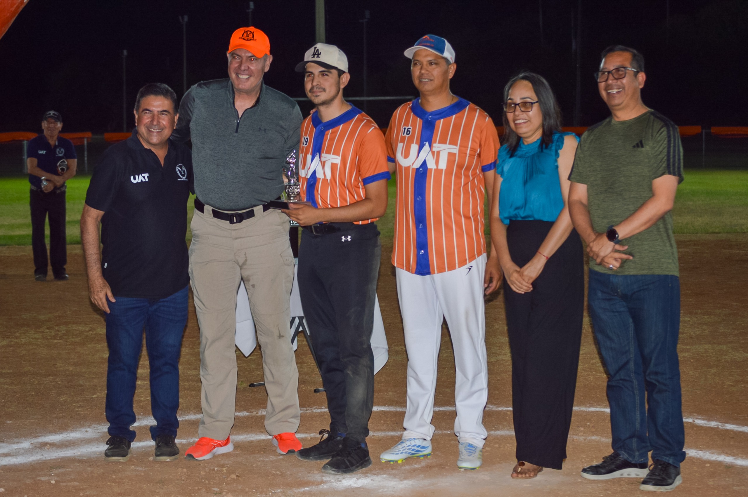 Potrancas y Vinculación, campeones en Torneo de Softbol Funcionarios UAT