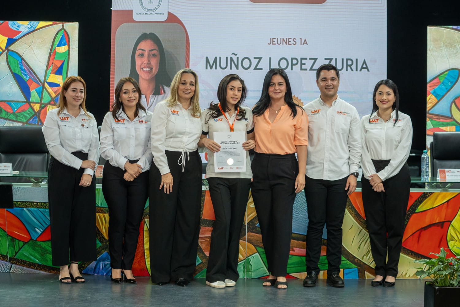 Consolida UAT calidad en la enseñanza de idiomas para la niñez y adolescencia