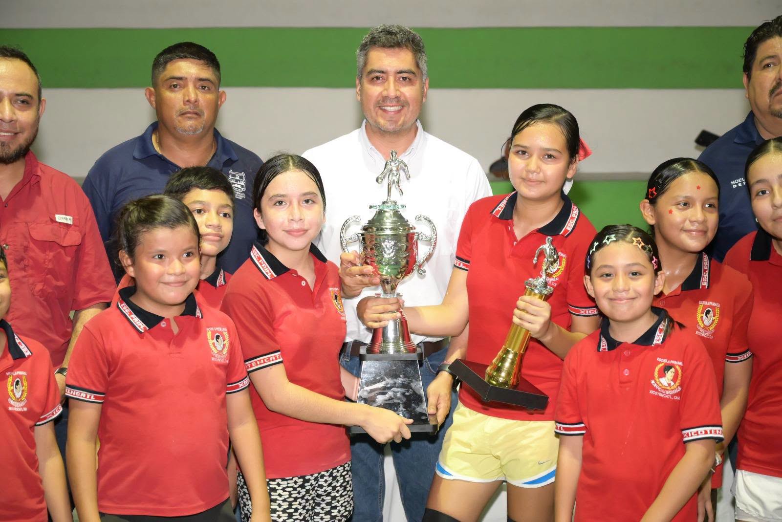 Escuela Primaria La Corregidora conquista el Primer Torneo Escolar de Basquetbol “Mariela López Sosa”