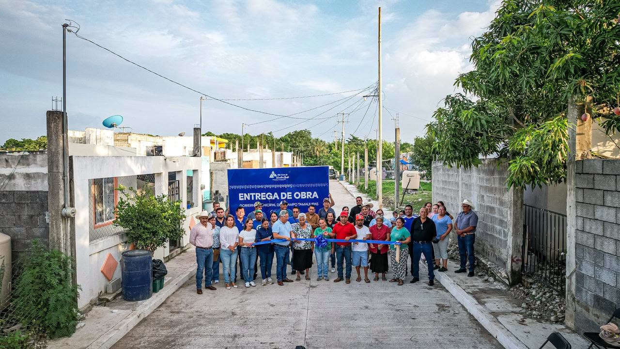 El alcalde Melchor Budarth Báez inaugura pavimentación de la calle Privada en la colonia Juntos por Ocampo