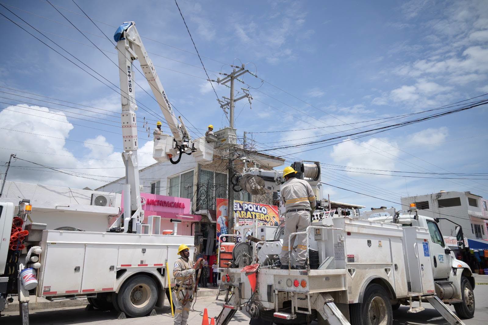 CFE mejora servicio eléctrico en el Mercado Municipal