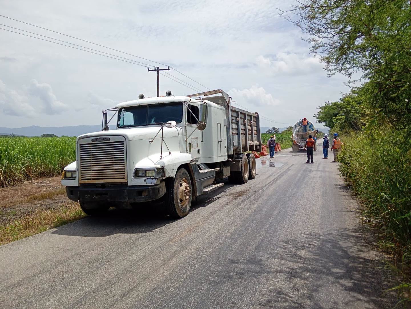 Reparan puente en el tramo de La Mora en coordinación con la constructora HYCSA