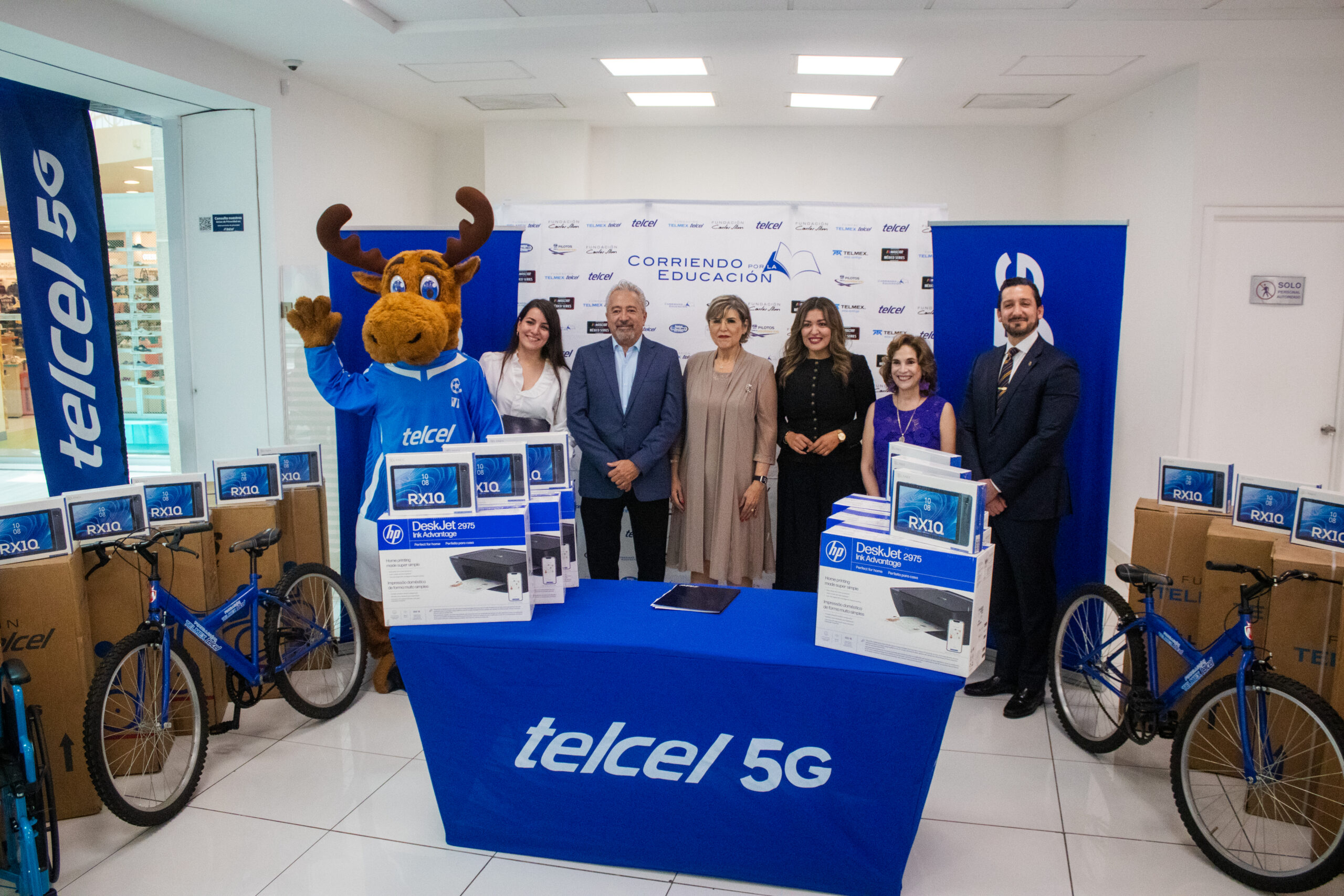 Fundación TELMEX Telcel otorga oportunidadesde desarrollo mediante la entrega de apoyos sociales